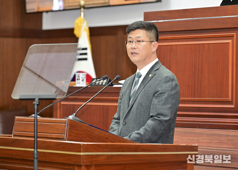 배형태 의원의 5분 발언 사진 (정책연구용역 심의제도의 문제점을 지적)