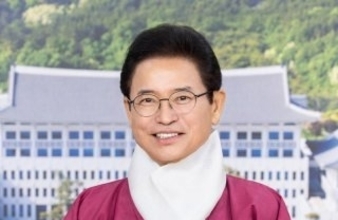 .이철우 경북도지사 3선고지전에 업무상배임, 공직선거법 혐의가 위험에 놓여 도민들이 실망에빠졌다.