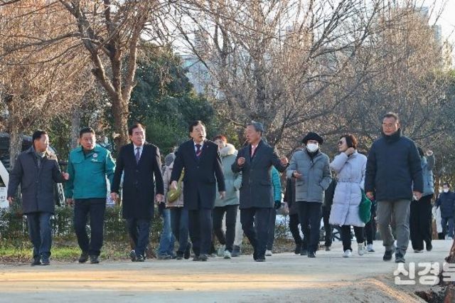 경주시, 동해남부선 폐선부지 임시산책로 첫 공개…도시숲 조성 ‘본궤도’