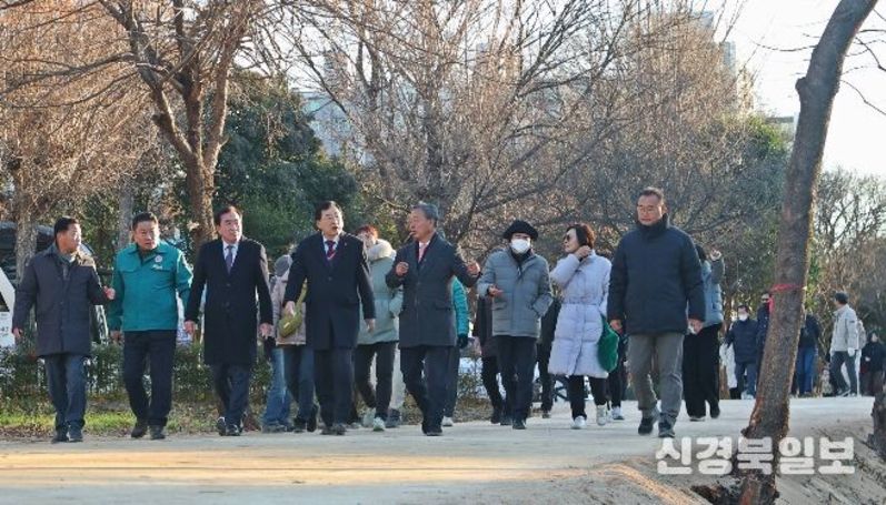 경주시, 동해남부선 폐선부지 임시산책로 첫 공개…도시숲 조성 ‘본궤도’
