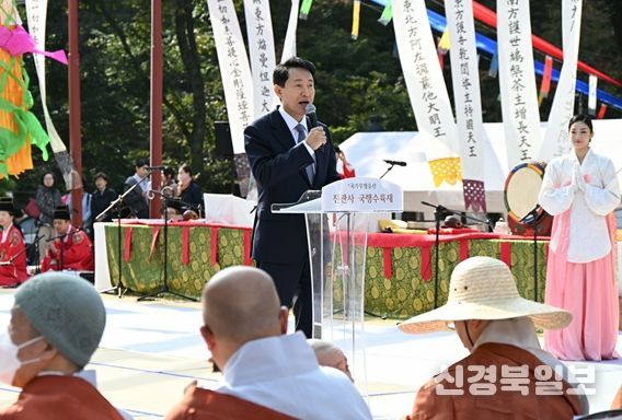 오세훈 서울시장이 25일(토) 은평구 진관사에서 열린 「진관사 국행수륙재」에서 축사를 하고 있다.