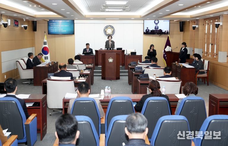 25일 태안군의회 본회의장에서 열린 제316회 제2차 정례회 모습