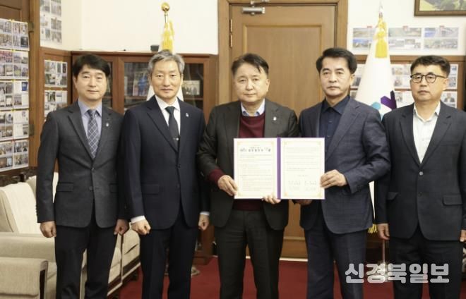 보은군과 충청북도가 충북소방교육대 건립사업 업무협약(MOU) 체결 모습