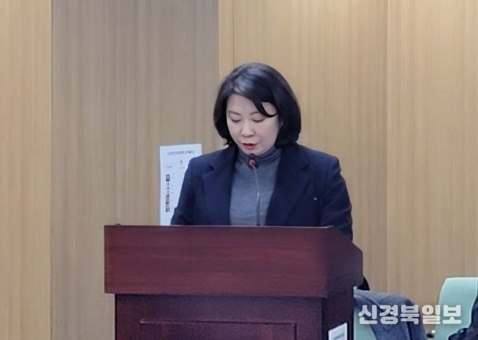 이은림 의원(도봉4·국민의힘)이 제333회 정례회 제7차 도시안전건설위원회에서 '상도교 동부간선도로 성수 방면 진입로 설치 요청에 관한 청원'에 대해 제안설명을 하고 있다.