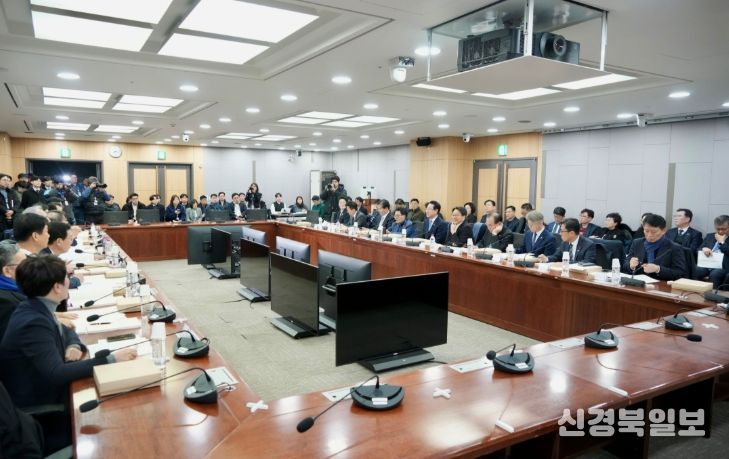 일주일만에 국회서 2차 간담회