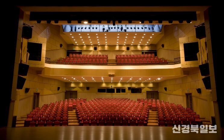봉산문화회관, 국비 2억6천만 원 확보…2026년 연극·뮤지컬 중심극장 도약(봉산문화회관 가온홀)
