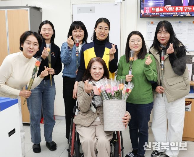 전라남도의회 김미경 도의원, ‘3ㆍ8 세계 여성의 날’ 기념 장미꽃 전달