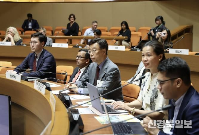 내려받기AI반도체과-신상진 성남시장이 16일 태국 방콕 유엔컨퍼런스센터에서 열린 유엔지역개발센터(UNCRD) 지속가능교통(EST) 아시아지역 회의 개회식에 참석하고 있다