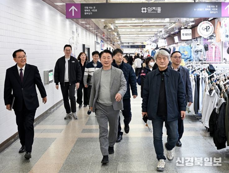 의정부시는 3월 20일 행복로와 의정부역 지하도상가 일원에서 지역 상권 활성화를 위한 ‘로드체킹’을 실시했다.