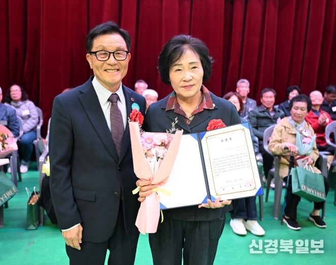 완주군의회 이순덕·성중기 의원, ‘2026 효도대상 시상식’서 표창 수상