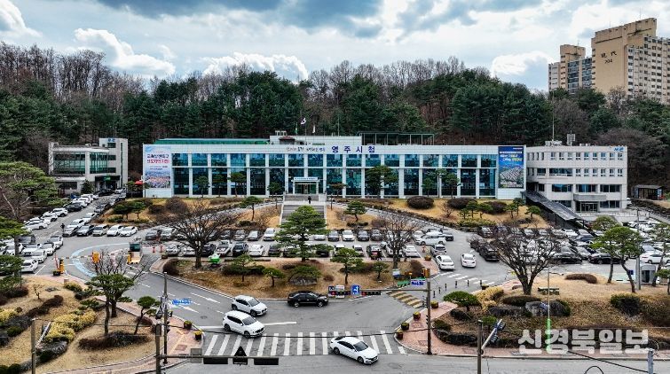 영주시는 지난 3월30일부터 중동 지역 정체 불안에 따른 봄철 영농자재 수급 현황 발빠르게 점검에 나섰다(영주시청 전경)