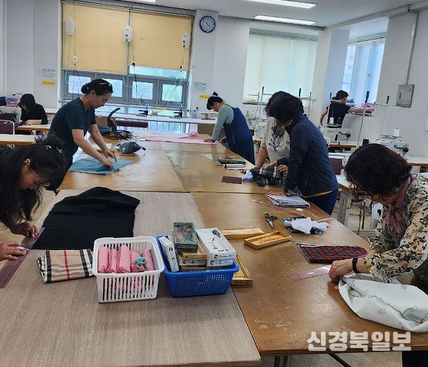 영주시는 4월6일부터 10일까지 2026년 행복학습센터 수강생을 모집한다(수강생들 교육모습)